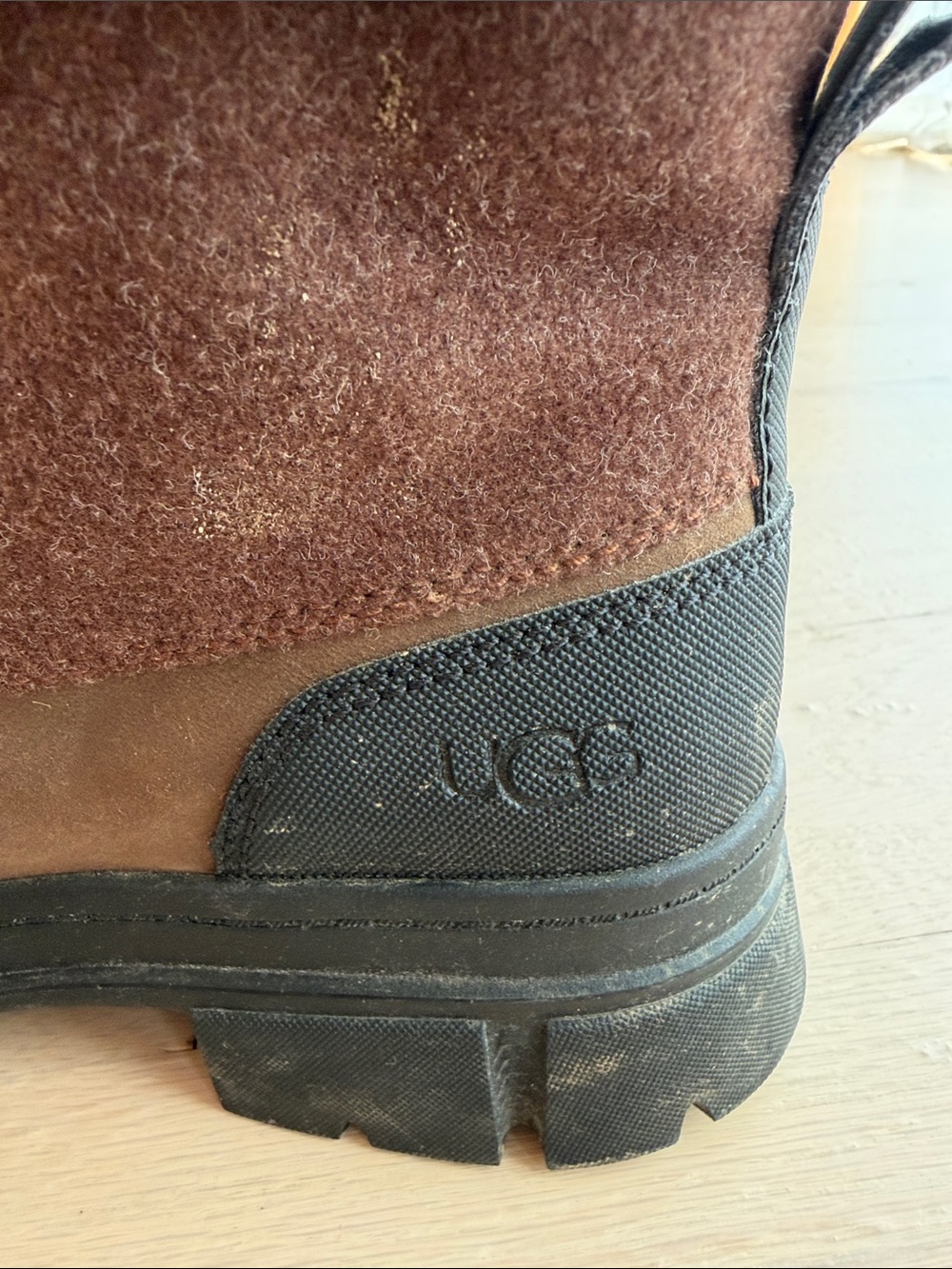 UGG - Picture 6 of 12